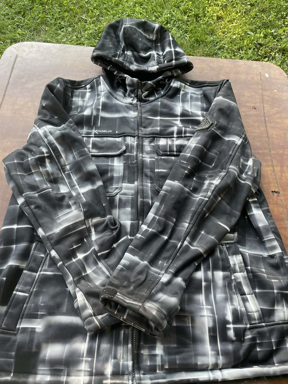 Zero Exposure Black And White Pattern Waterproof Jacket